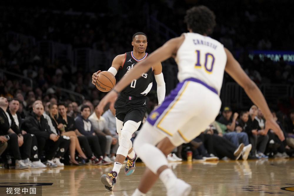 电讯报:为提前适应与减少转会支出,切尔西选择提前买下萨尔.