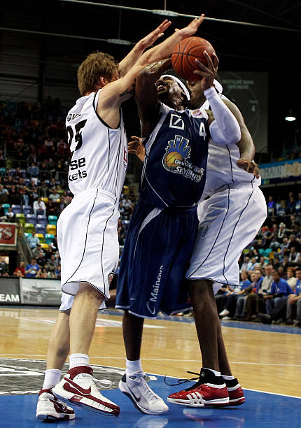 镇定自若 镇定自若